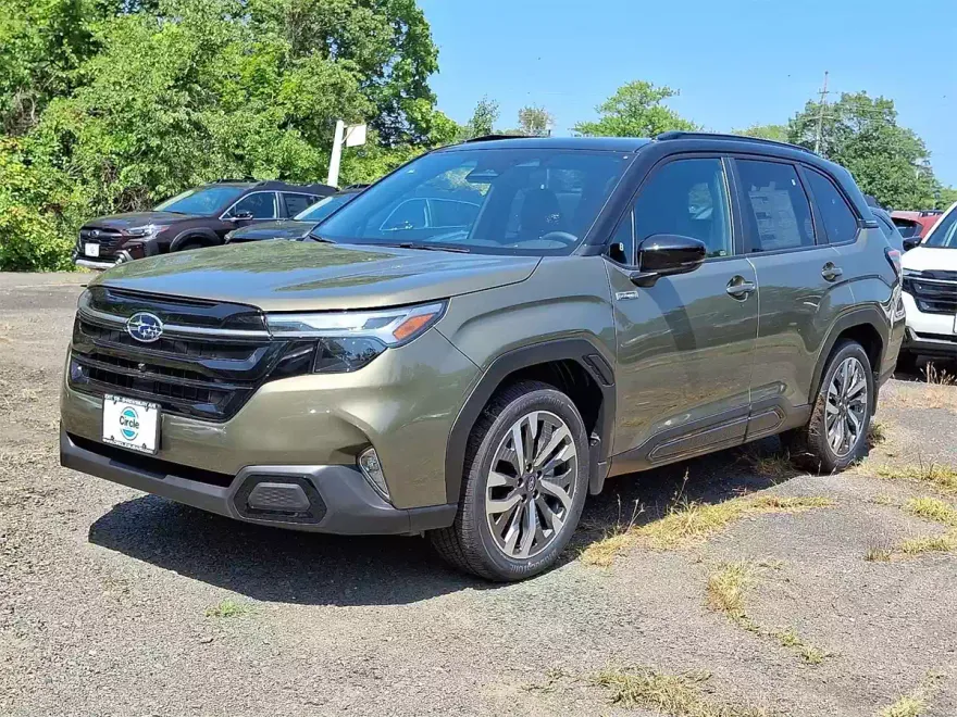 2025 Subaru Forester Touring photo 1