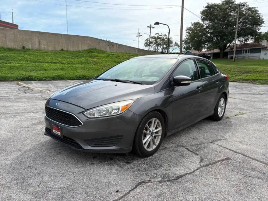 2016 Ford Focus SE photo 1