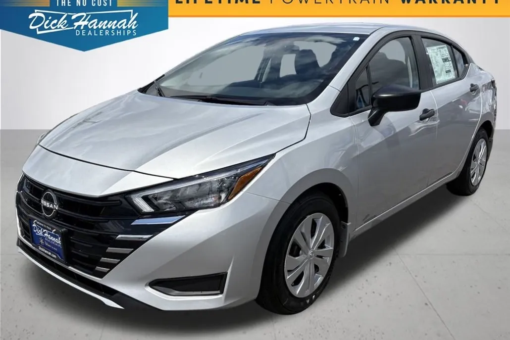 2025 Nissan Versa 1.6 S photo 1