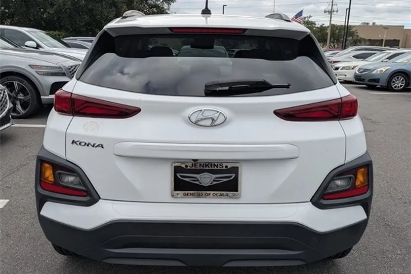 2021 Hyundai Kona SEL photo 1
