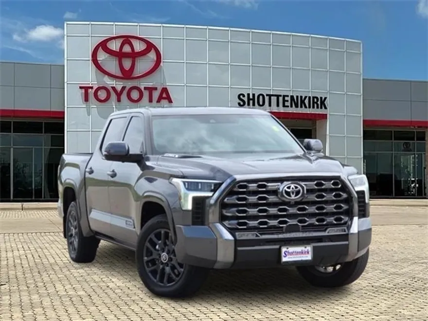 2024 Toyota Tundra Platinum photo 1