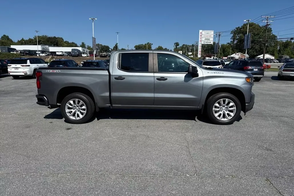 2021 Chevrolet Silverado 1500 Custom photo 1