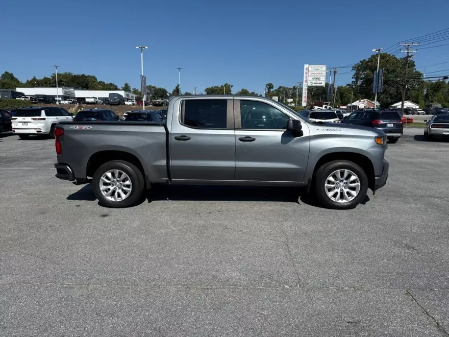 2021 Chevrolet Silverado 1500 Custom photo 1