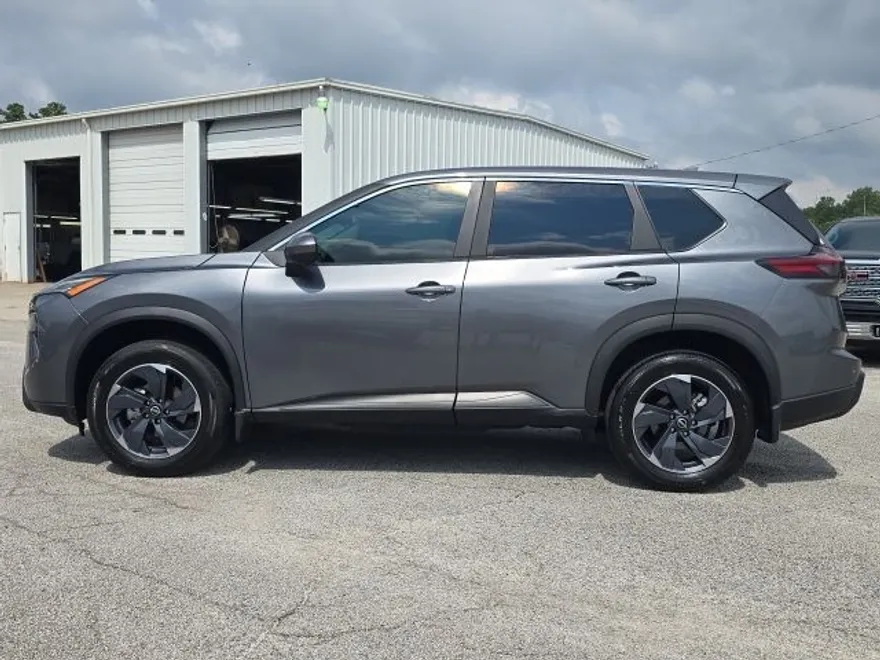 2025 Nissan Rogue SV photo 1