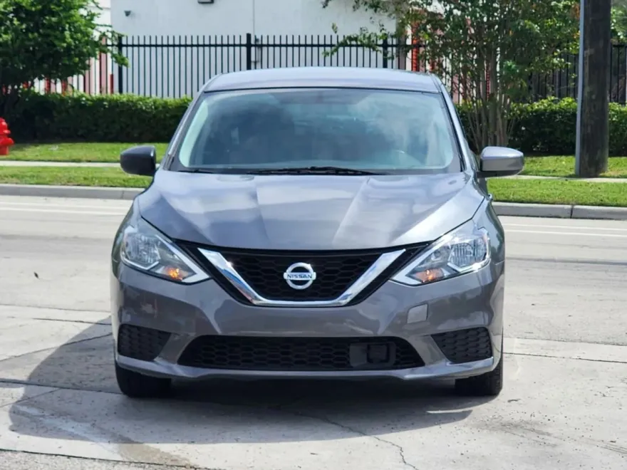2019 Nissan Sentra SV photo 1