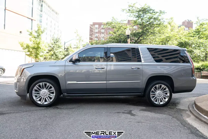 2018 Cadillac Escalade ESV Platinum photo 1
