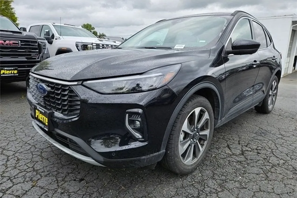 2023 Ford Escape Platinum photo 1