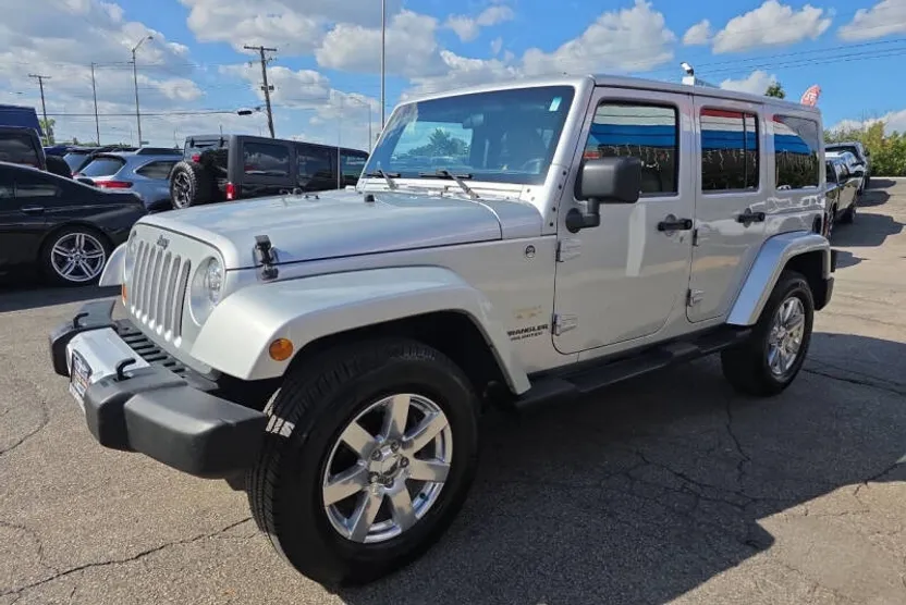2012 Jeep Wrangler Unlimited Sahara photo 1