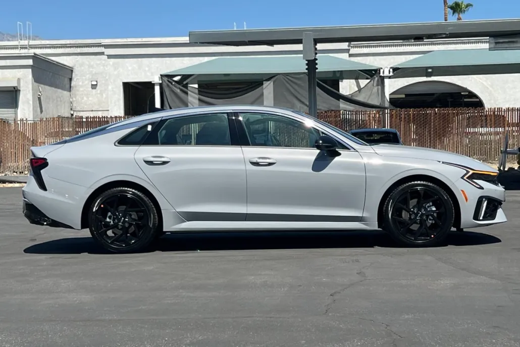 2026 Kia K5 GT-Line photo 1