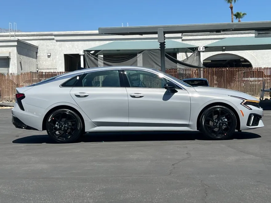 2026 Kia K5 GT-Line photo 1