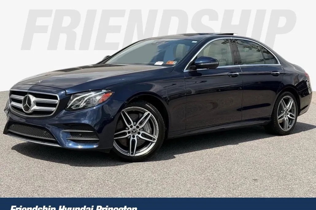 2019 Mercedes Benz E 300 4MATIC photo 1