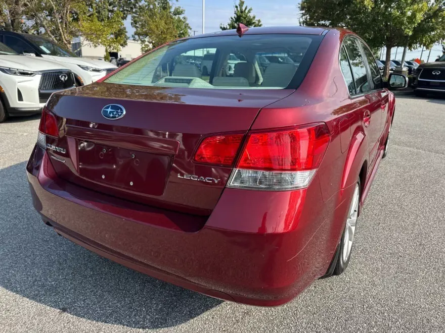 2014 Subaru Legacy 2.5i Limited photo 1
