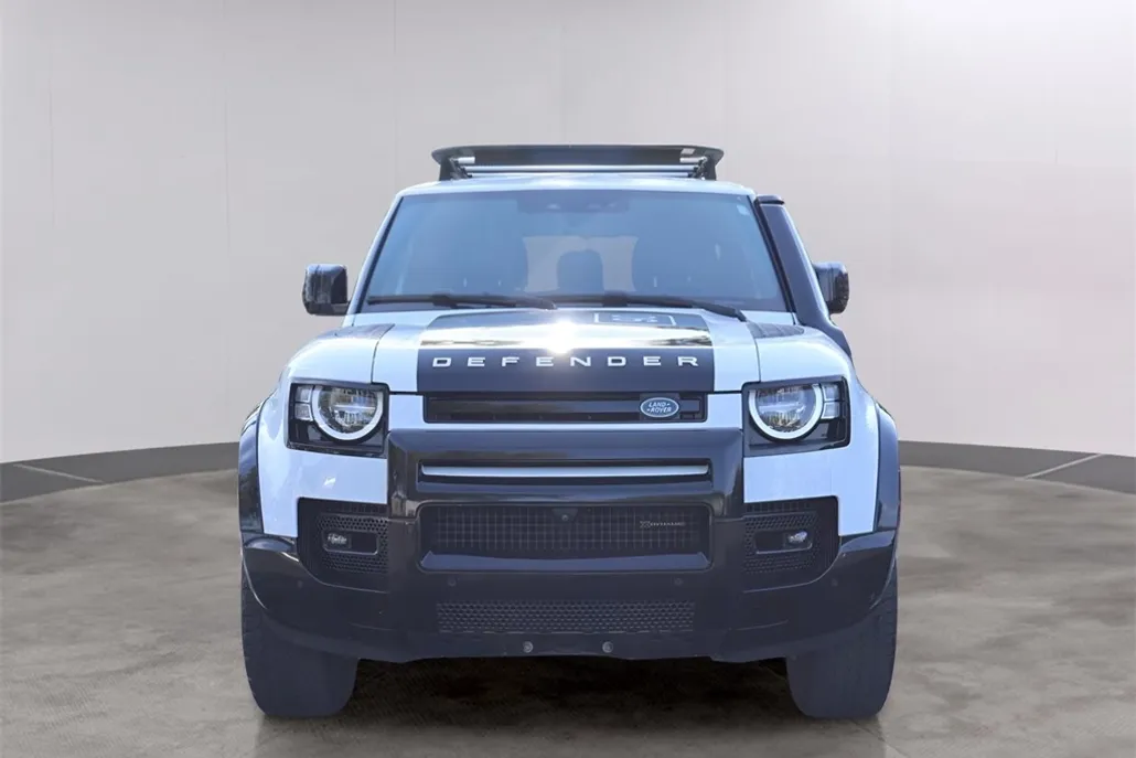 2022 Land Rover Defender 90 X-Dynamic S photo 1