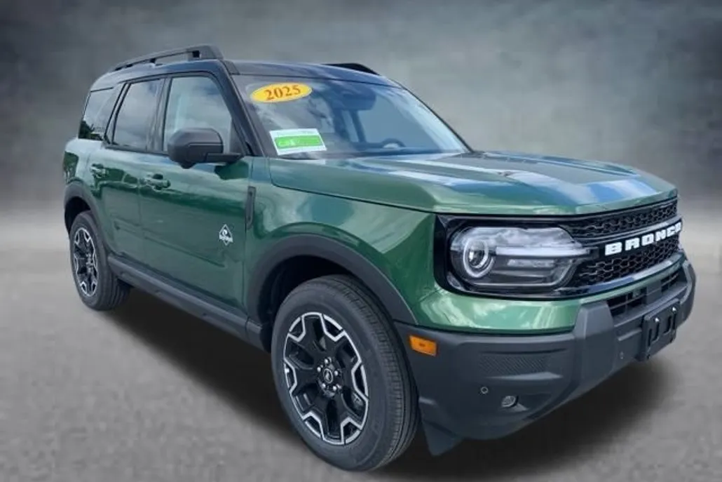 2025 Ford Bronco Sport Outer Banks photo 1