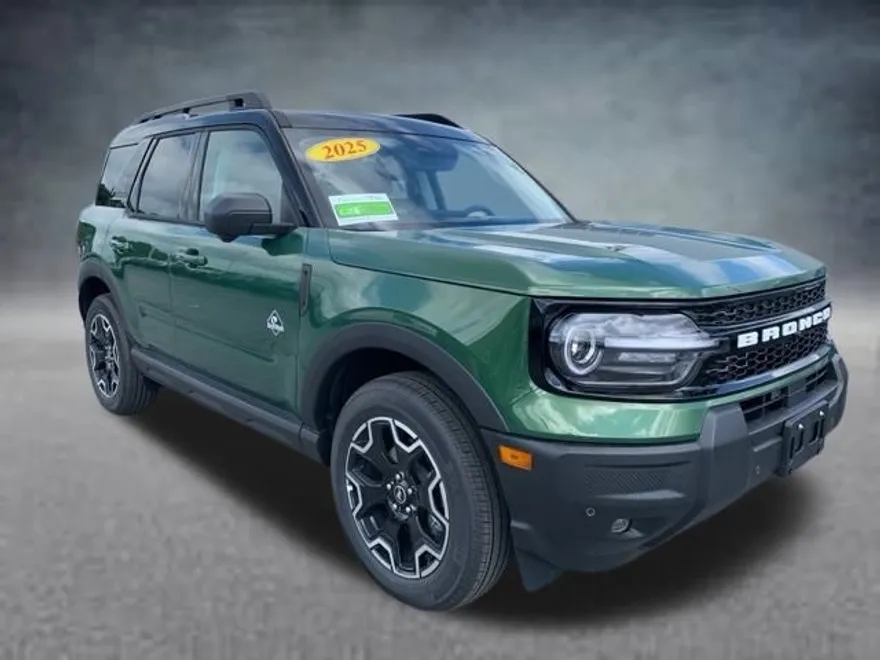2025 Ford Bronco Sport Outer Banks photo 1