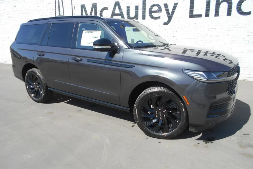 2025 Lincoln Navigator Reserve photo 1