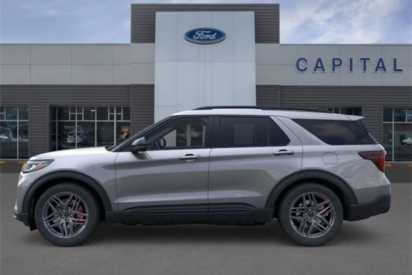 2025 Ford Explorer ST photo 1