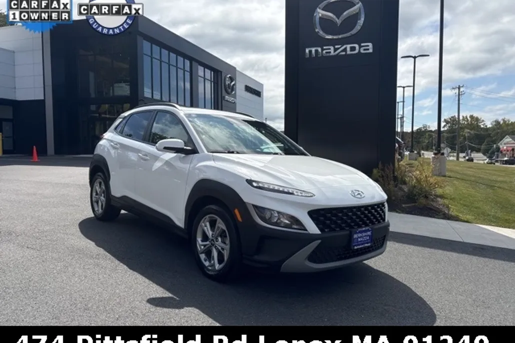 2023 Hyundai Kona SEL photo 1