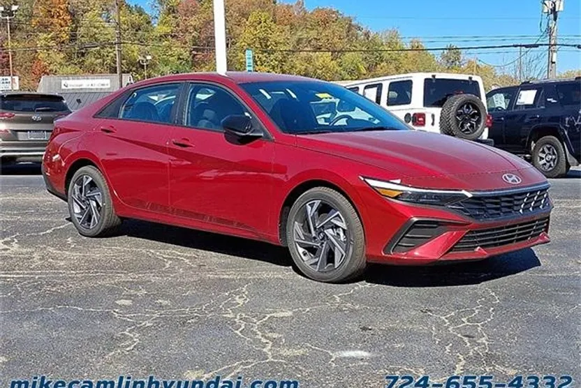 2025 Hyundai Elantra SEL Sport photo 1
