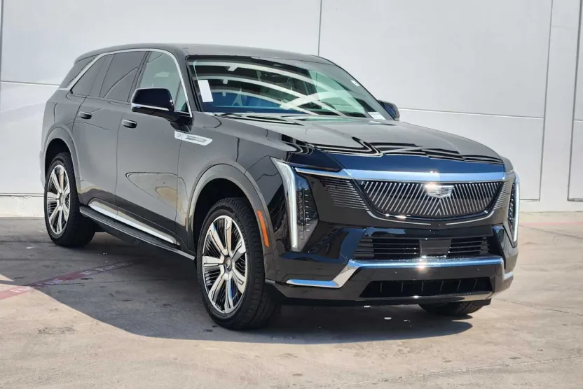 2025 Cadillac Escalade IQ Luxury photo 1