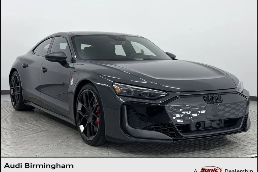 2025 Audi RS e-tron GT Base photo 1