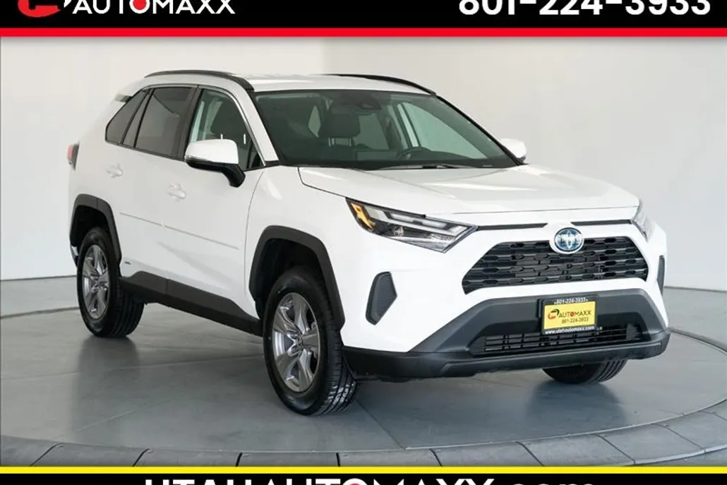 2024 Toyota RAV4 Hybrid LE photo 1