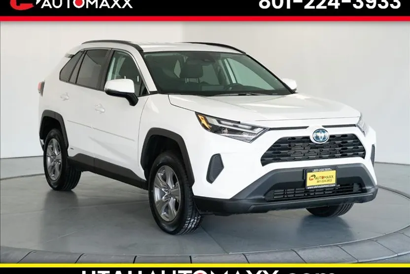 2024 Toyota RAV4 Hybrid LE photo 1