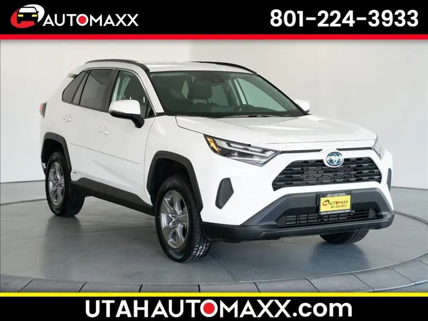 2024 Toyota RAV4 Hybrid LE photo 1