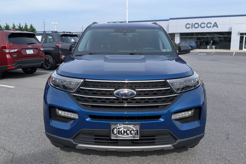 2022 Ford Explorer XLT photo 1