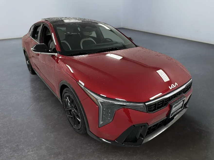 2025 Kia K4 GT-Line Turbo photo 1