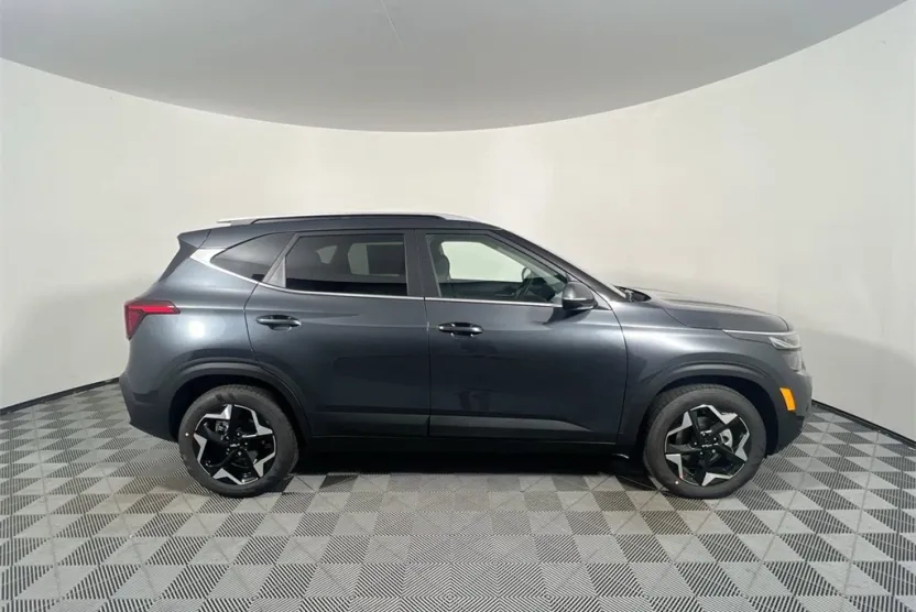 2026 Kia Seltos EX photo 1