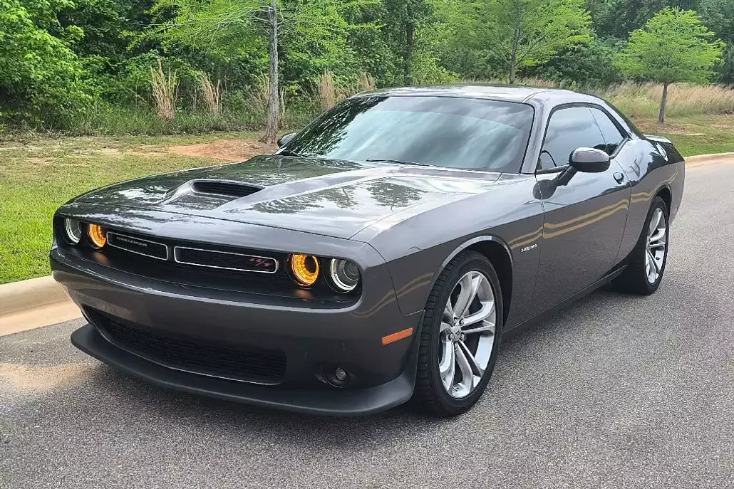 2022 Dodge Challenger R/T photo 1