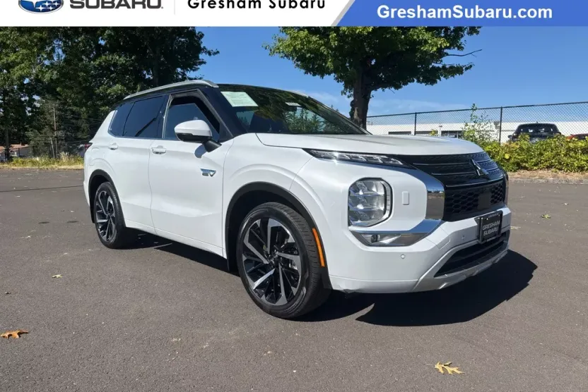 2023 Mitsubishi Outlander PHEV SEL photo 1