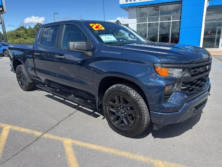 2023 Chevrolet Silverado 1500 Custom photo 1