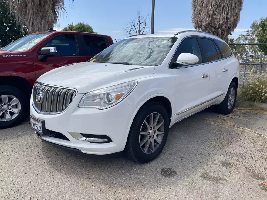 2017 Buick Enclave Leather photo 1