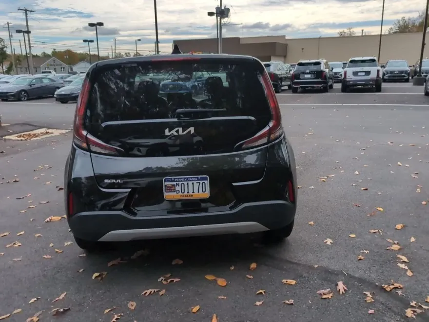 2023 Kia Soul LX photo 1