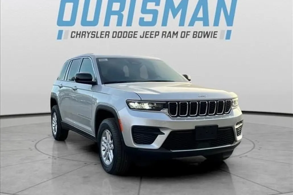 2025 Jeep Grand Cherokee Laredo photo 1