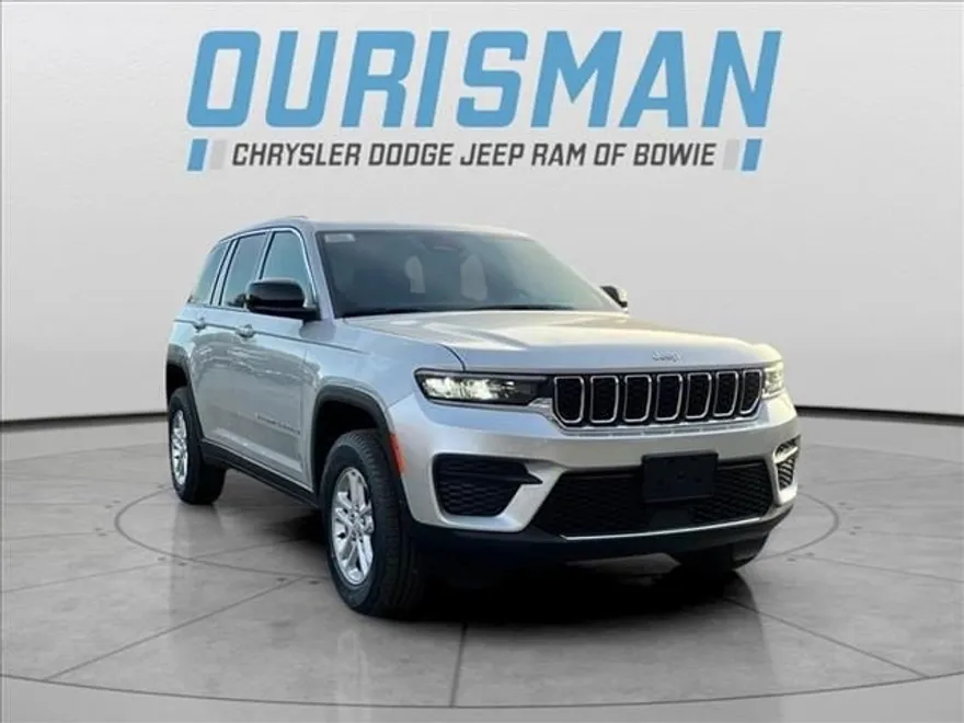 2025 Jeep Grand Cherokee Laredo photo 1