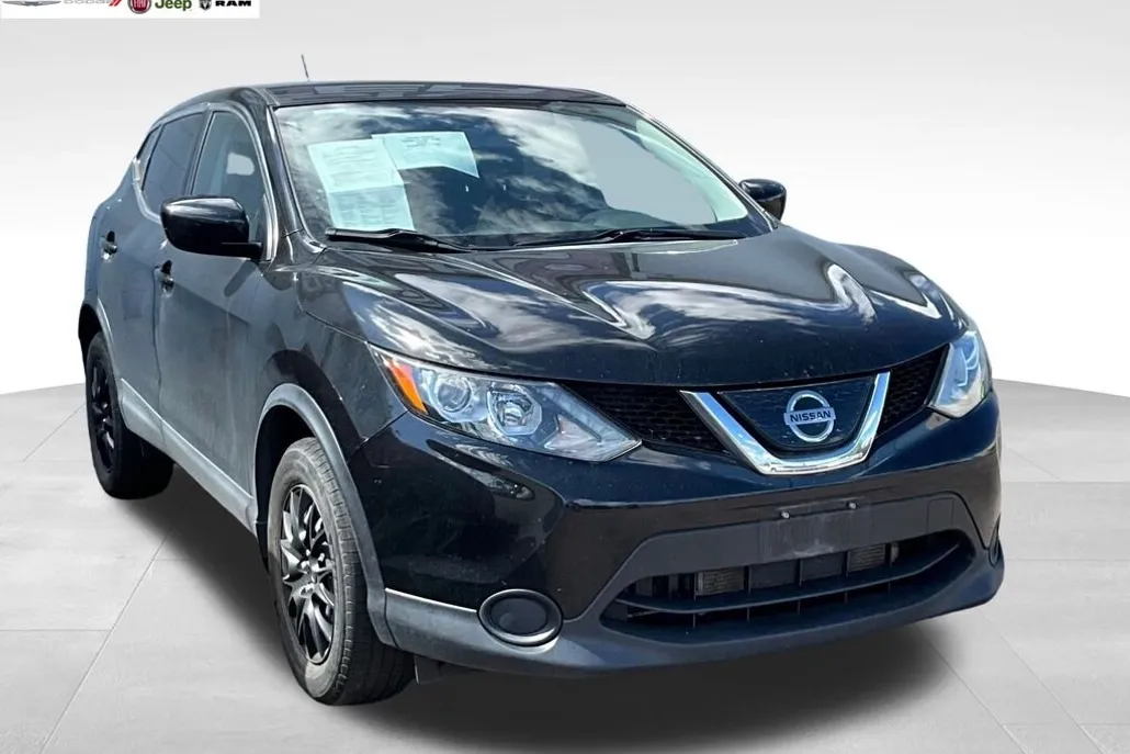 2019 Nissan Rogue Sport S photo 1