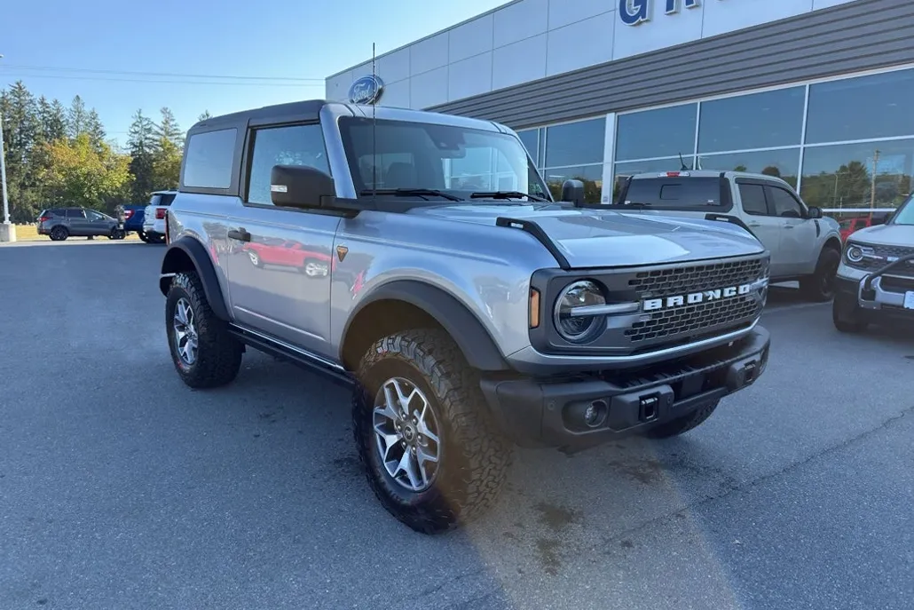 2023 Ford Bronco Badlands photo 1