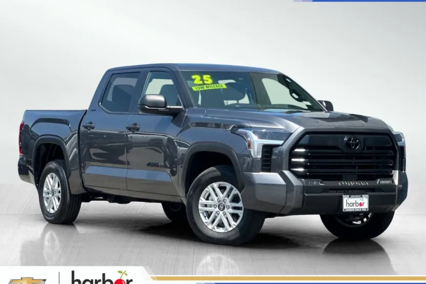 2025 Toyota Tundra SR5 photo 1