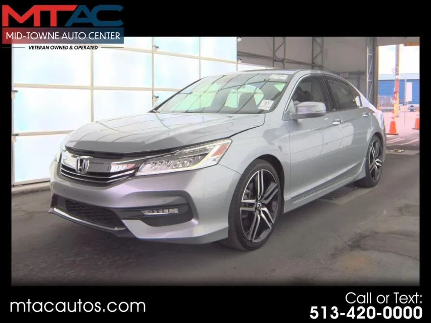 2017 Honda Accord Touring photo 1