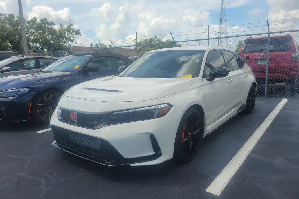 2025 Honda Civic Type R photo 1