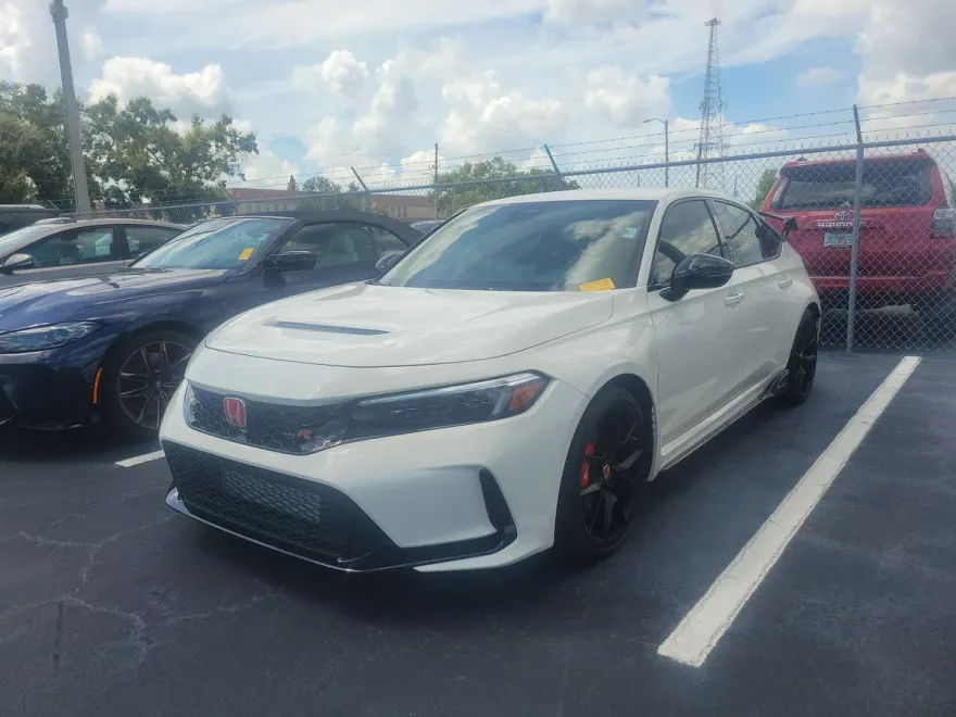 2025 Honda Civic Type R photo 1