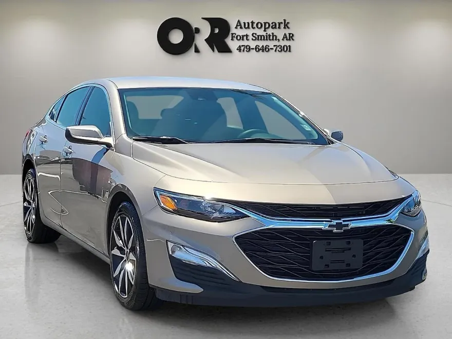2024 Chevrolet Malibu RS photo 1