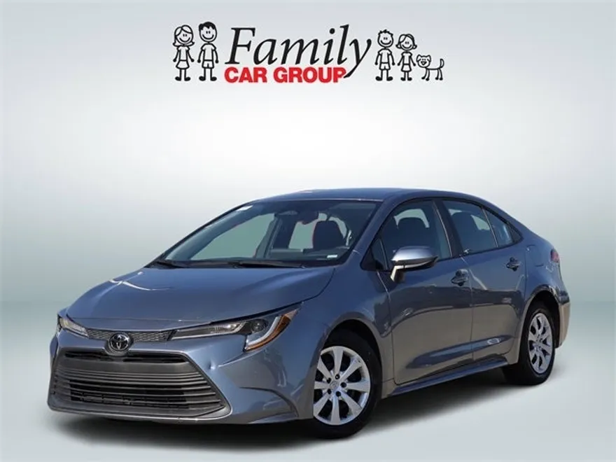 2023 Toyota Corolla LE photo 1