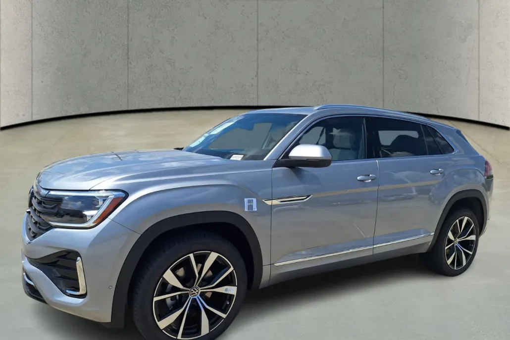 2026 Volkswagen Atlas Cross Sport SEL Premium R-Line photo 1