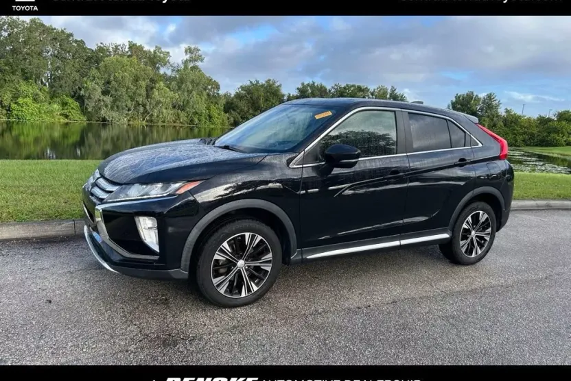 2019 Mitsubishi Eclipse Cross SE photo 1