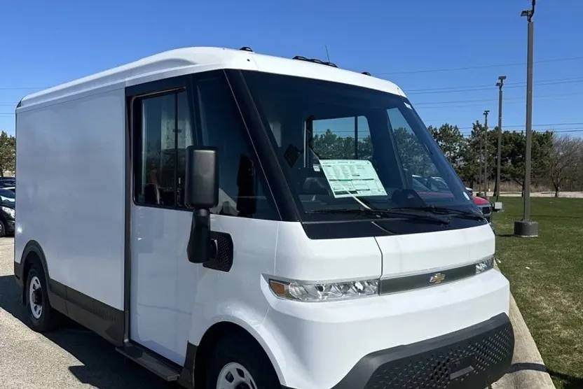 2025 Chevrolet BrightDrop 400 photo 1