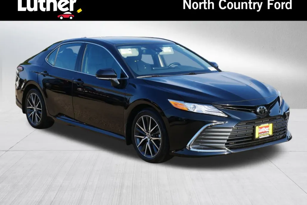 2023 Toyota Camry XLE photo 1